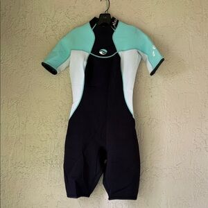 Women’s Shorty Wetsuit - Black, White & Mint